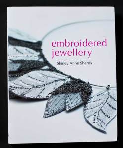 printed-embroidered-jewellery-book